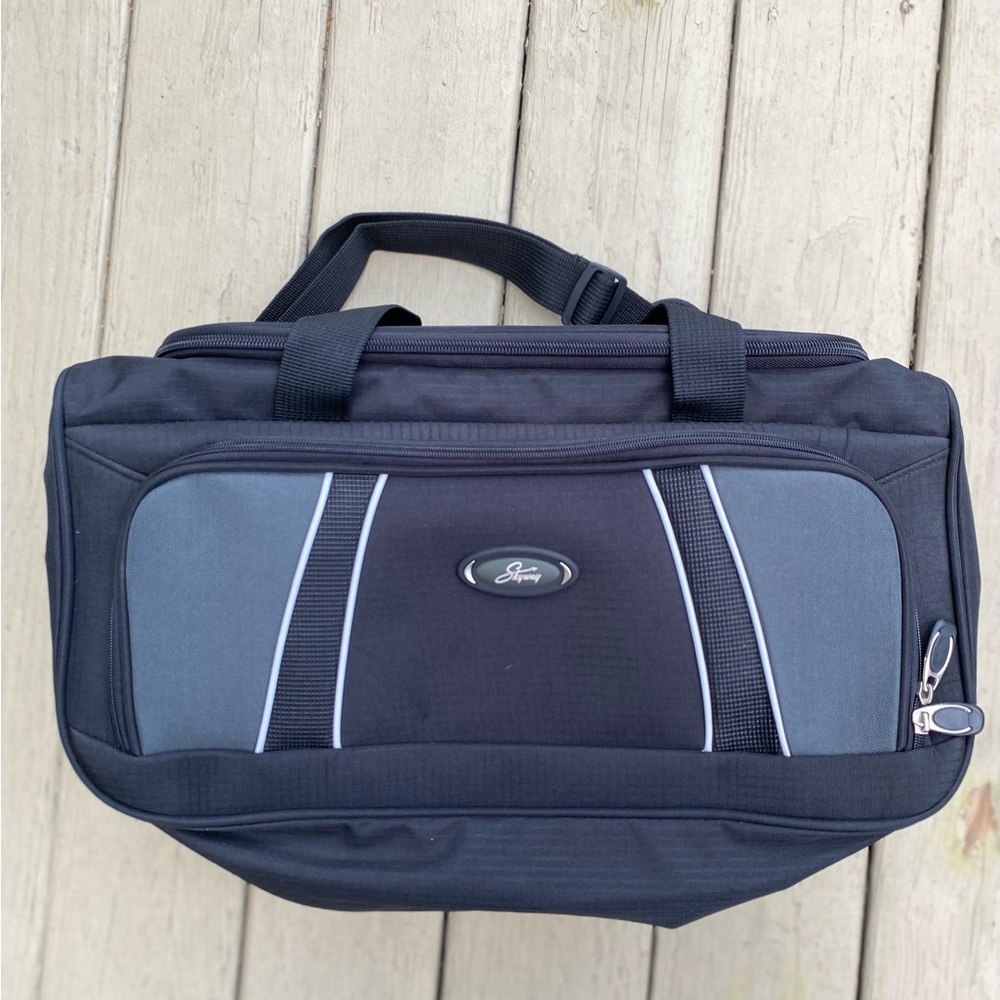 NEW Skyway - large black sport bag, Size: 18”W x 10”H x 9”D